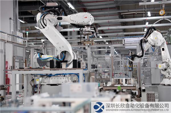 ABB機(jī)器人超級(jí)工廠開(kāi)業(yè)_機(jī)器人造機(jī)器人.jpg